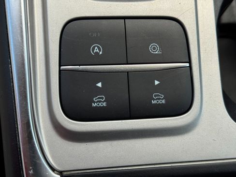 Used 2021 Ford Explorer Limited w/ Equipment Group 301A image 33