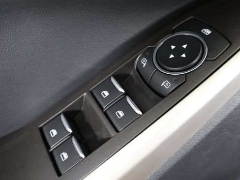 Used 2024 Ford Explorer XLT w/ Equipment Group 202A RWD image 35