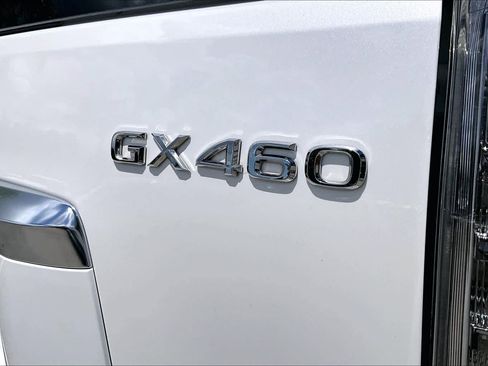 Used 2022 Lexus GX 460 Premium w/ Premium Package AWD/4WD image 10
