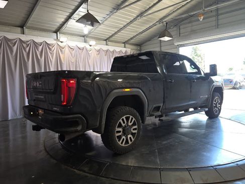 Used 2020 GMC Sierra 2500 AT4 w/ AT4 Premium Package AWD/4WD image 3