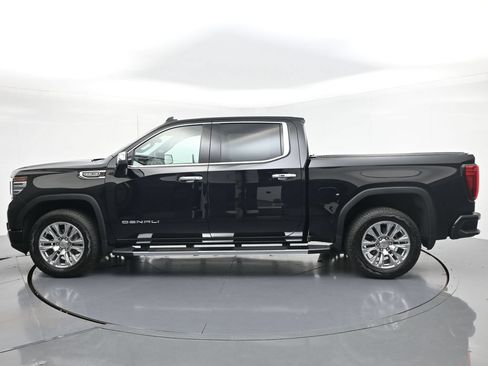 Used 2025 GMC Sierra 1500 Denali w/ Technology Package AWD/4WD image 5