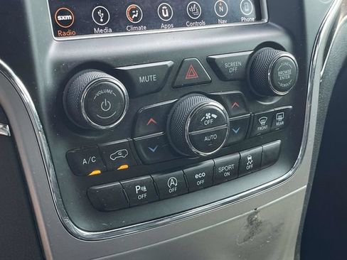 Used 2018 Jeep Grand Cherokee Limited AWD/4WD image 32