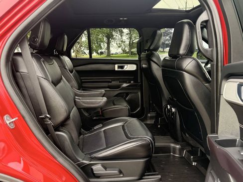 Used 2020 Ford Explorer ST w/ Premium Technology Package AWD/4WD image 33