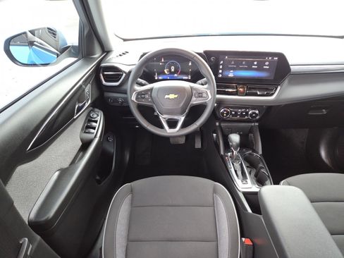 Used 2025 Chevrolet TrailBlazer LT w/ Convenience Package FWD image 24