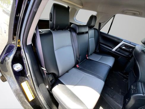 Used 2017 Toyota 4Runner SR5 Premium AWD/4WD image 27