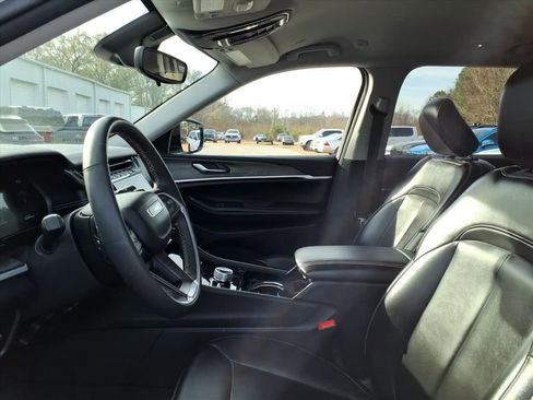 Used 2023 Jeep Grand Cherokee L Limited image 8