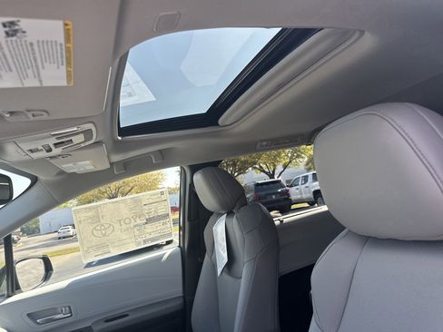 New 2026 Toyota Sienna XLE image 16