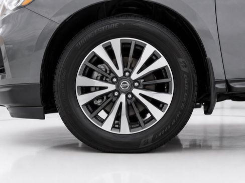 Used 2019 Nissan Pathfinder S AWD/4WD image 9