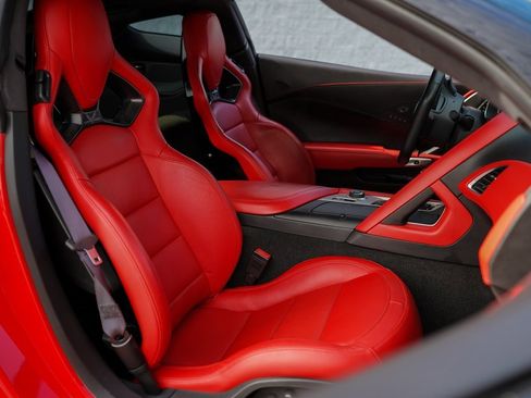 Used 2016 Chevrolet Corvette Z06 w/ 3LZ Preferred Equipment Group image 21