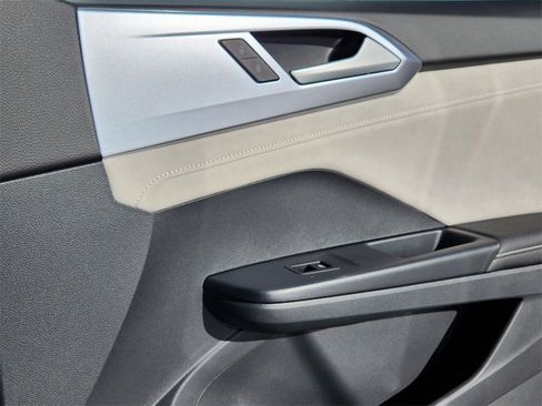 New 2025 Volkswagen Taos SE image 20