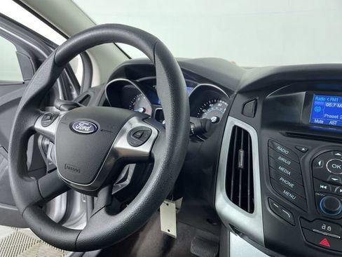 Used 2013 Ford Focus SE FWD image 27