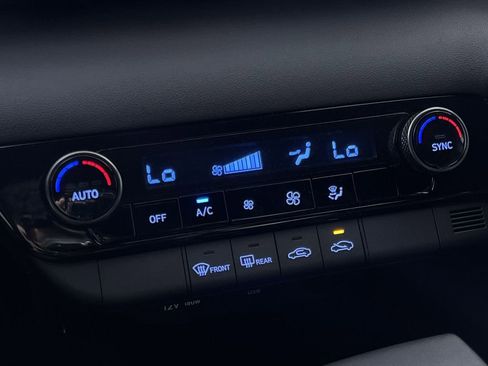 Used 2025 Hyundai Elantra Sport image 21