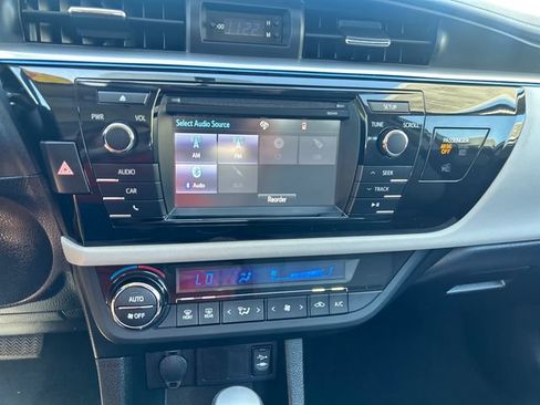 Used 2015 Toyota Corolla LE FWD image 20