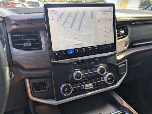 Used 2024 Ford Expedition Limited image 20