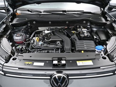 New 2026 Volkswagen Taos SEL image 15