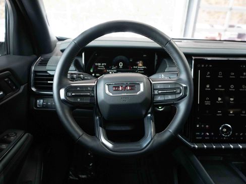 Used 2024 GMC Acadia AT4 w/ Luxury Package image 21