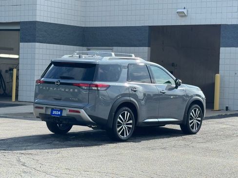 Used 2024 Nissan Pathfinder Platinum image 4