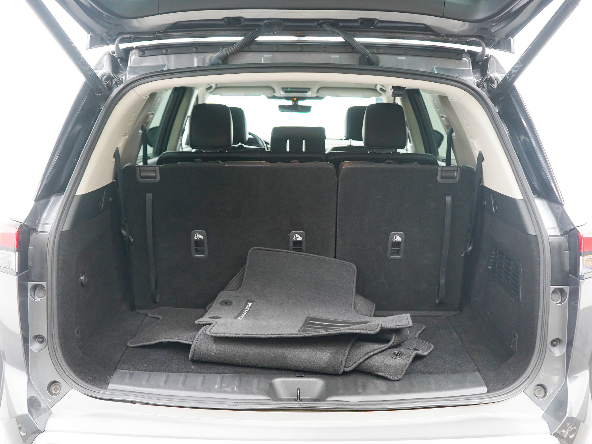 Used 2024 Nissan Pathfinder SL AWD/4WD image 17