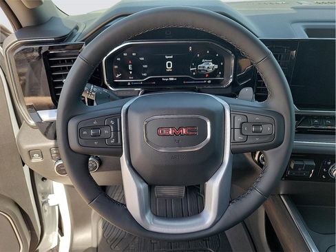 New 2025 GMC Sierra 1500 SLT image 21