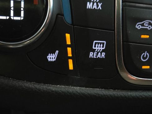 Used 2020 Chevrolet Equinox LT FWD image 22