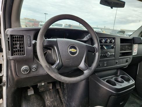 Used 2012 Chevrolet Express 2500 image 12