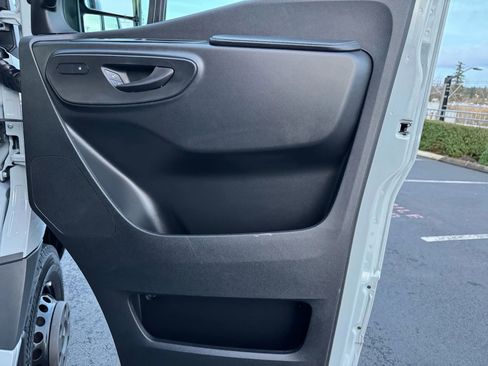 Used 2021 Mercedes-Benz Sprinter 3500 image 42