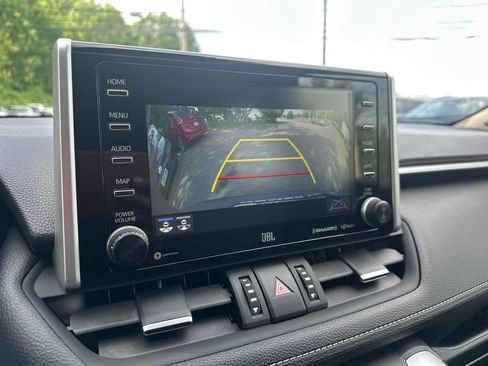 Used 2020 Toyota RAV4 XLE Premium FWD image 15