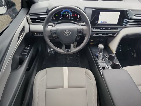 Used 2026 Toyota Camry SE FWD image 18