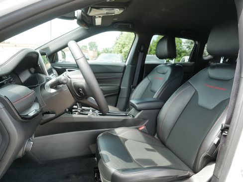 Used 2025 Jeep Compass Trailhawk AWD/4WD image 34
