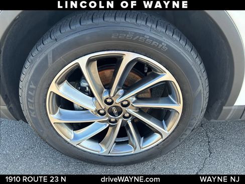 Certified 2024 Lincoln Corsair AWD w/ Equipment Group 101A image 27