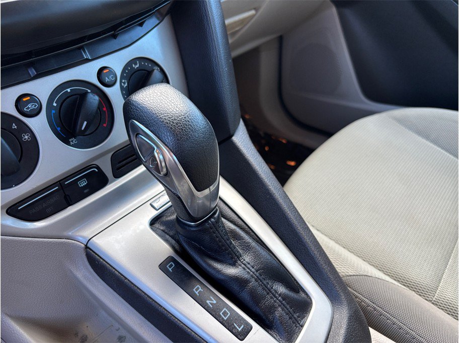 Used 2013 Ford Focus SE w/ Super Fuel Economy (SFE) Pkg FWD image 26