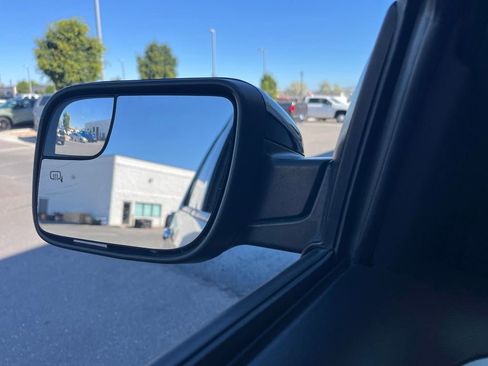 Used 2014 Ford Explorer XLT w/ Equipment Group 202A AWD/4WD image 4