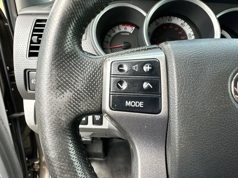 Used 2012 Toyota Tacoma 4x4 Access Cab V6 w/ TRD Off-Road Pkg image 11