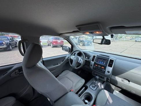 Used 2020 Nissan Frontier SV w/ Midnight Edition Floor Mats AWD/4WD image 25