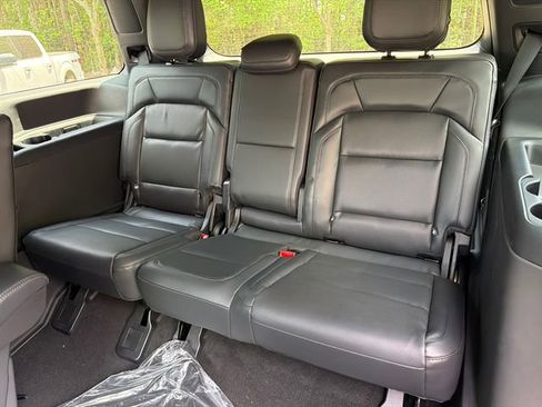 New 2026 Lincoln Navigator Reserve AWD/4WD image 24