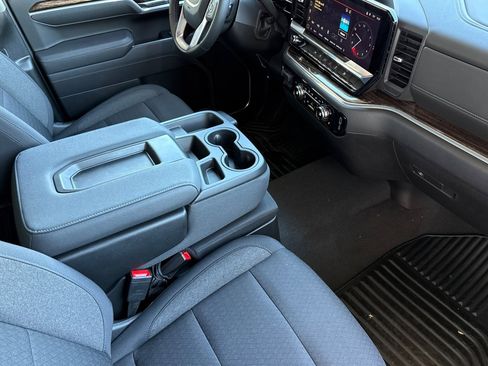 Used 2026 GMC Sierra 1500 SLE image 19