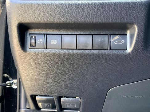 Used 2021 Toyota RAV4 XLE Premium FWD image 33