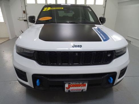 Certified 2023 Jeep Grand Cherokee Trailhawk w/ Advanced Protech Group II AWD/4WD image 27