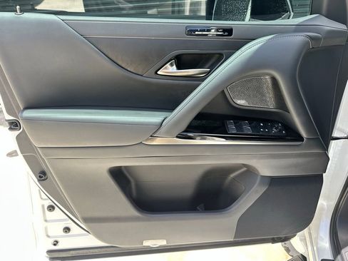 Used 2024 Lexus LX 600 4WD w/ Appearance Package image 15