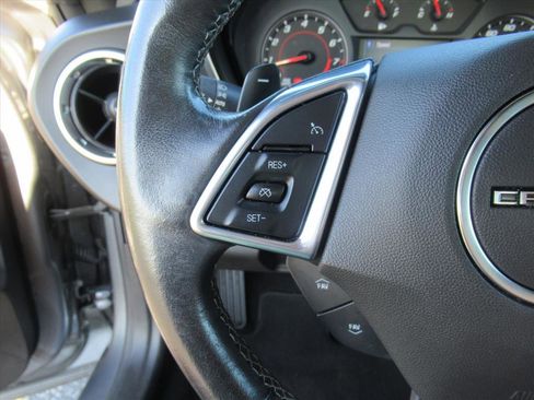 Used 2020 Chevrolet Camaro LT w/ Technology Package image 15