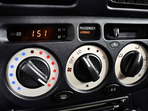 Used 2000 Toyota MR2 image 31