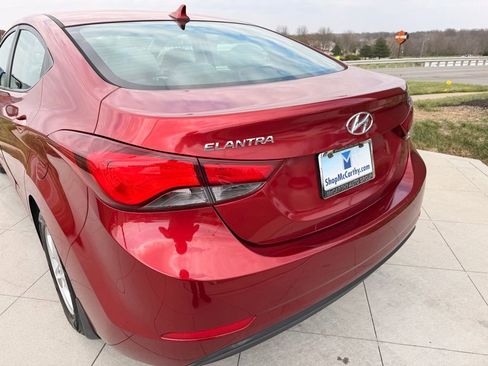 Used 2014 Hyundai Elantra SE image 25