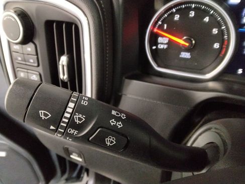 Used 2019 Chevrolet Silverado 1500 High Country image 11