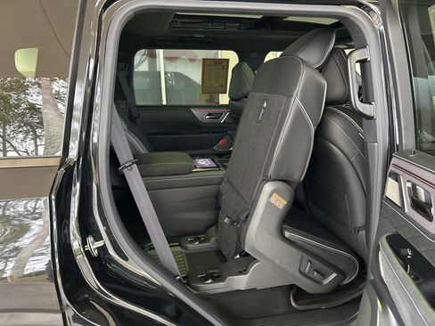 Used 2025 INFINITI QX80 Autograph w/ Premium Cargo Package AWD/4WD image 41