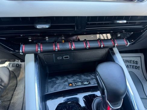 Certified 2024 GMC Canyon AT4X image 25