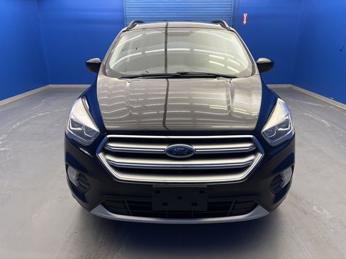 Used 2017 Ford Escape SE w/ Equipment Group 201A AWD/4WD image 3