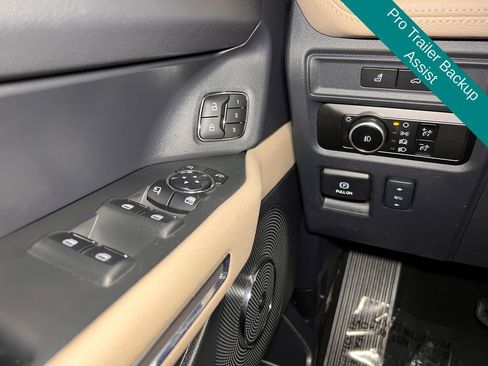 Used 2024 Ford Expedition Limited AWD/4WD image 14
