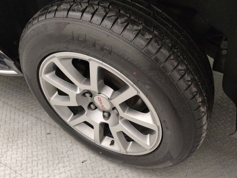 Used 2019 GMC Yukon XL Denali w/ Open Road Package image 31