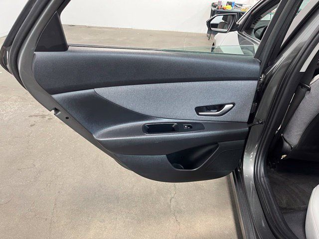Used 2025 Hyundai Elantra Limited FWD image 20