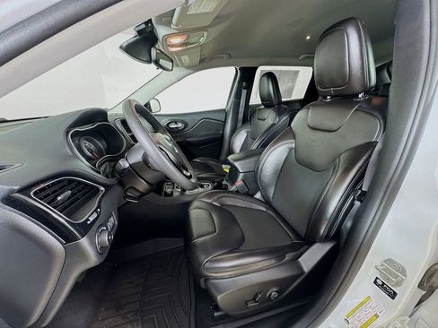 Certified 2021 Jeep Cherokee Latitude Plus image 12